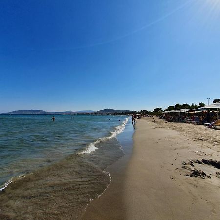 Artemis Bay Apartments Near Sea And Airport Buitenkant foto