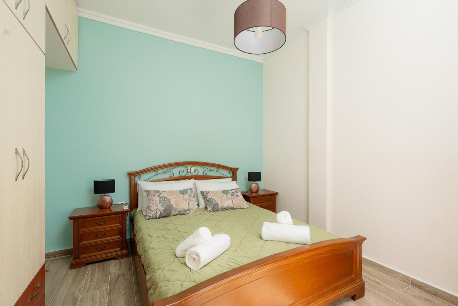 Artemis Bay Apartments Near Sea And Airport Buitenkant foto