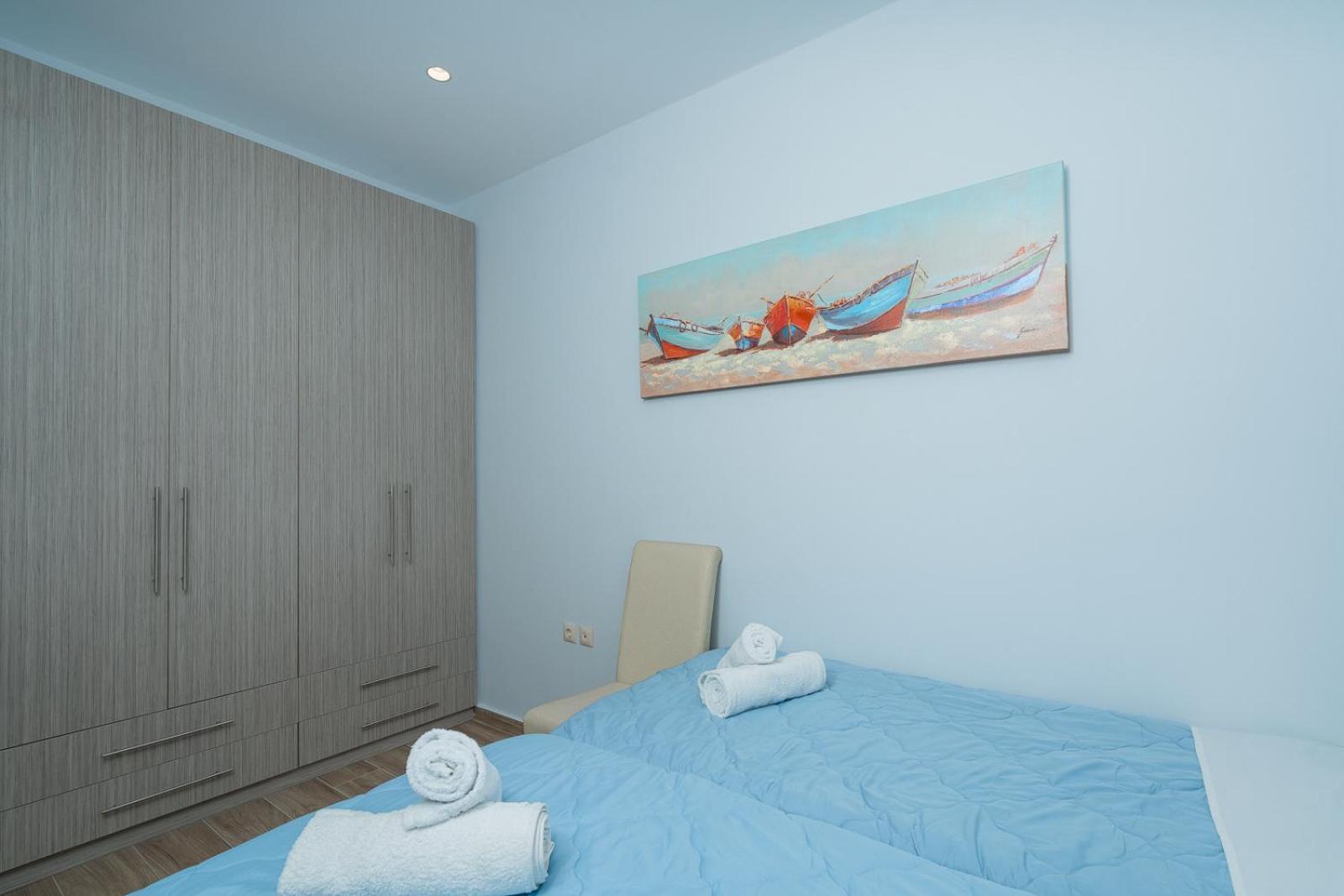 Artemis Bay Apartments Near Sea And Airport Buitenkant foto