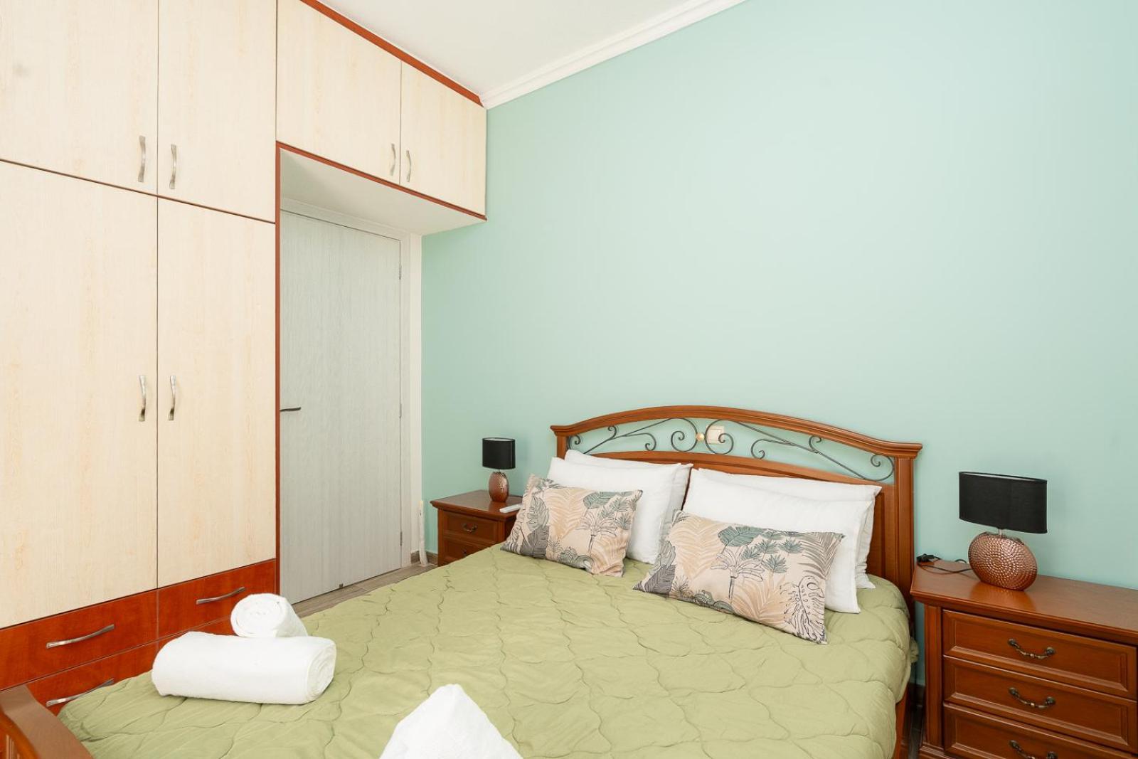 Artemis Bay Apartments Near Sea And Airport Buitenkant foto